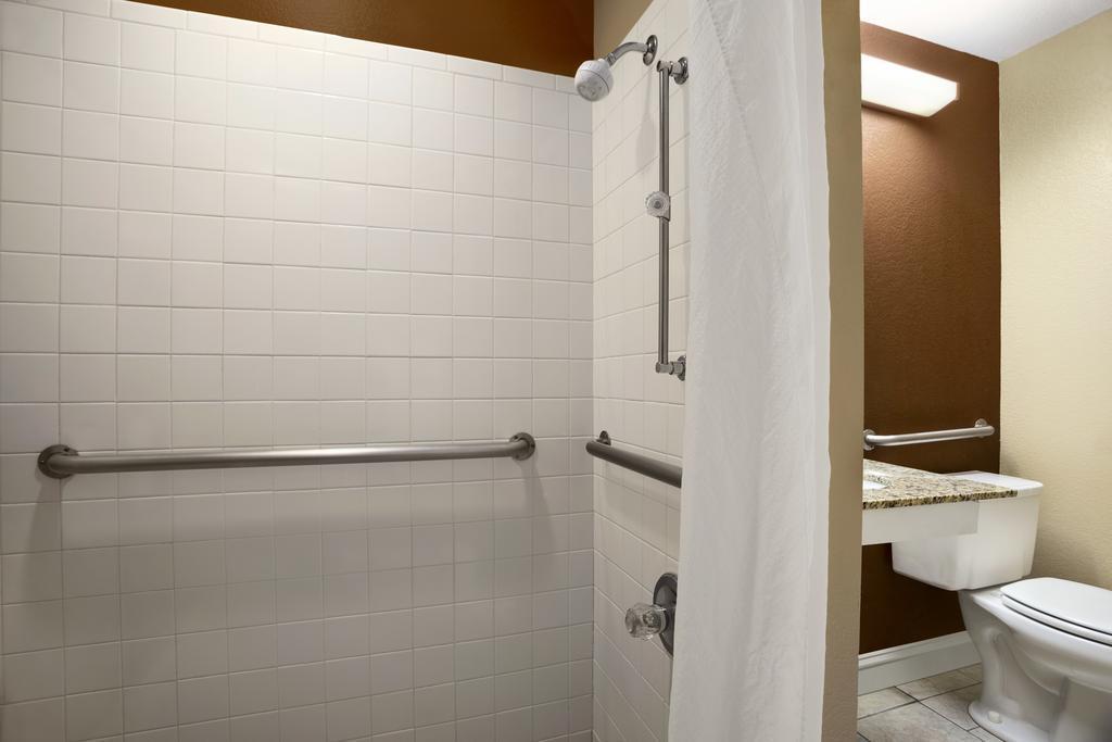 Quality Inn & Suites Longview I-20 Экстерьер фото